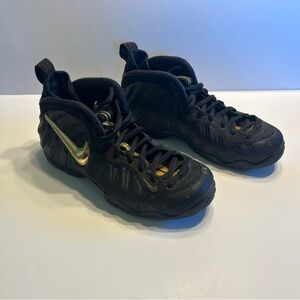 Size 8.5 - Nike Air Foamposite Pro Black Metallic Gold